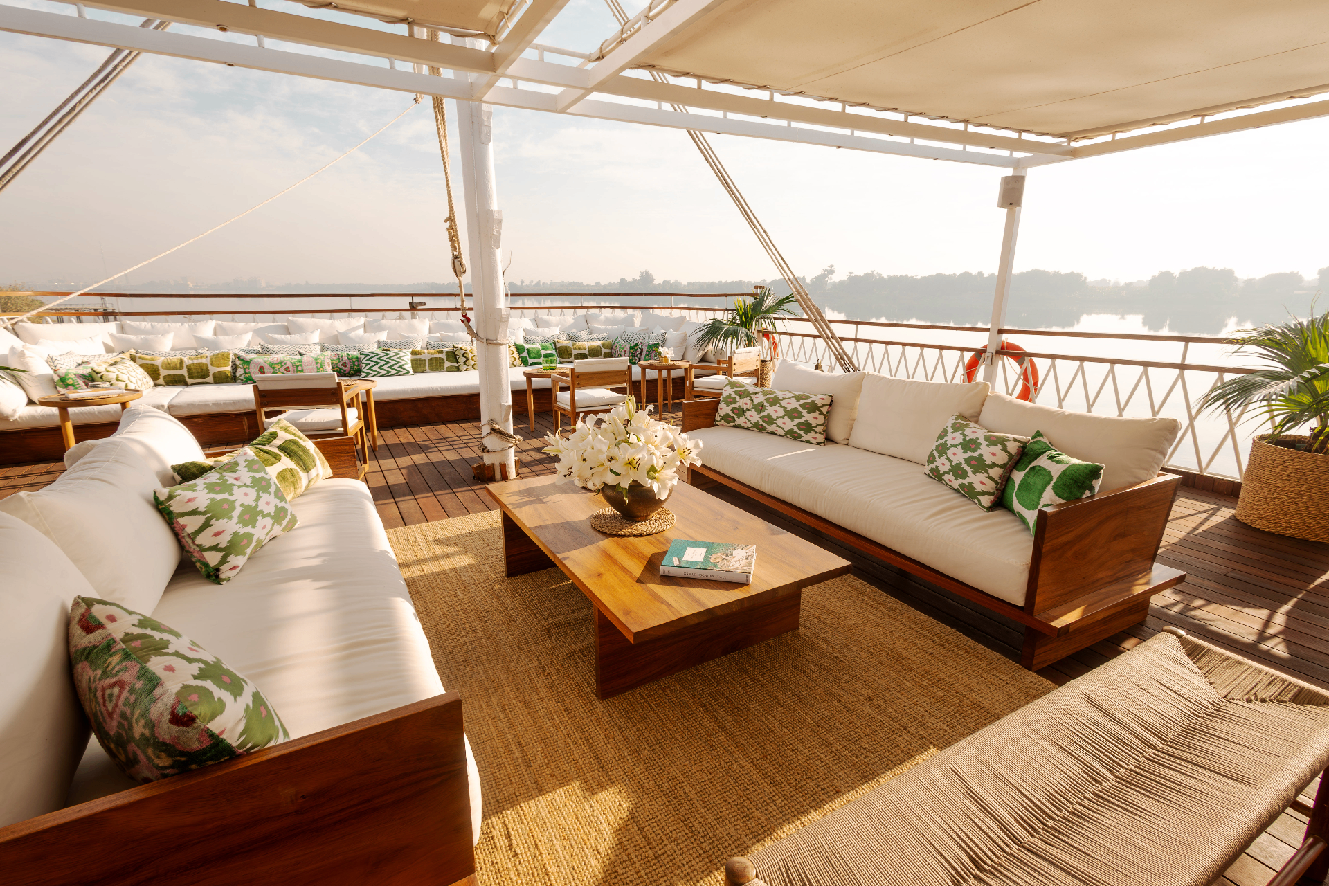 Upper Deck Lounge